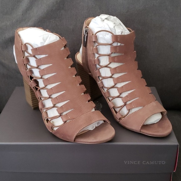 **BRAND NEW**Vince Camuto blocked heel sandal - Picture 2 of 5